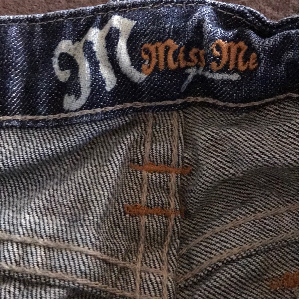 Shorts - Picture 2 of 4